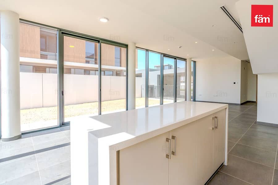 Modern Family Villa | Single Row | Vacant - Image 13