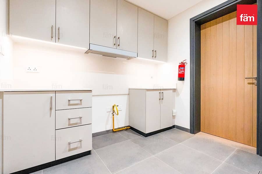 Modern Family Villa | Single Row | Vacant - Image 14