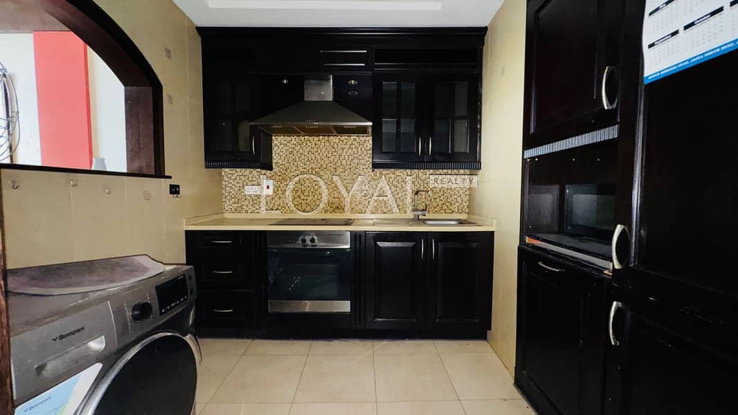 NO COMMISSION, High End Executive 1 Bedroom Suite