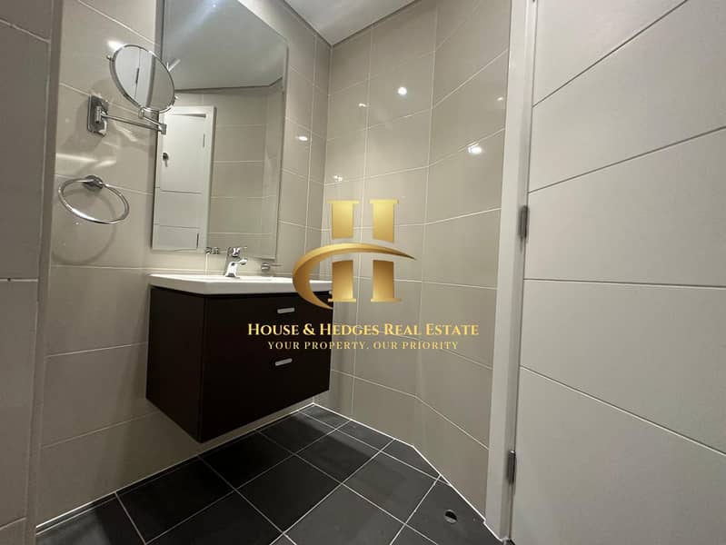 BRIGHT OPTION READY TO MOVE |N NEAT AND CLEAN APARTMENT - Image 14