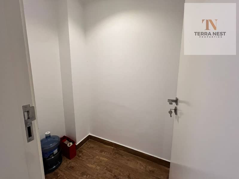 LUXURIOUSLY FURNISHED | POOL VIEW | STORAGE ROOM | BIG BALCONY - Image 7