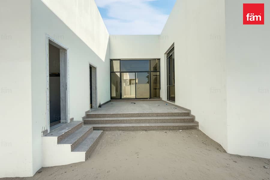 Spacious Villa With Nearby School & Hospital - Image 8