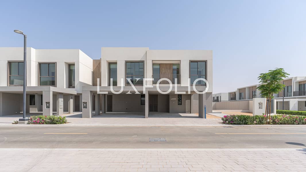 Huge Plot | Ready to Move | Corner Unit