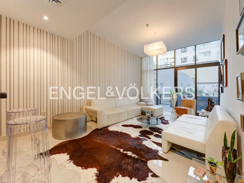 Huge Layout | Cozy Apartment | Pool View