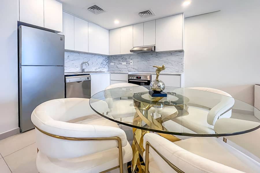 Luxurious | Brand New | Prime Location - Image 8