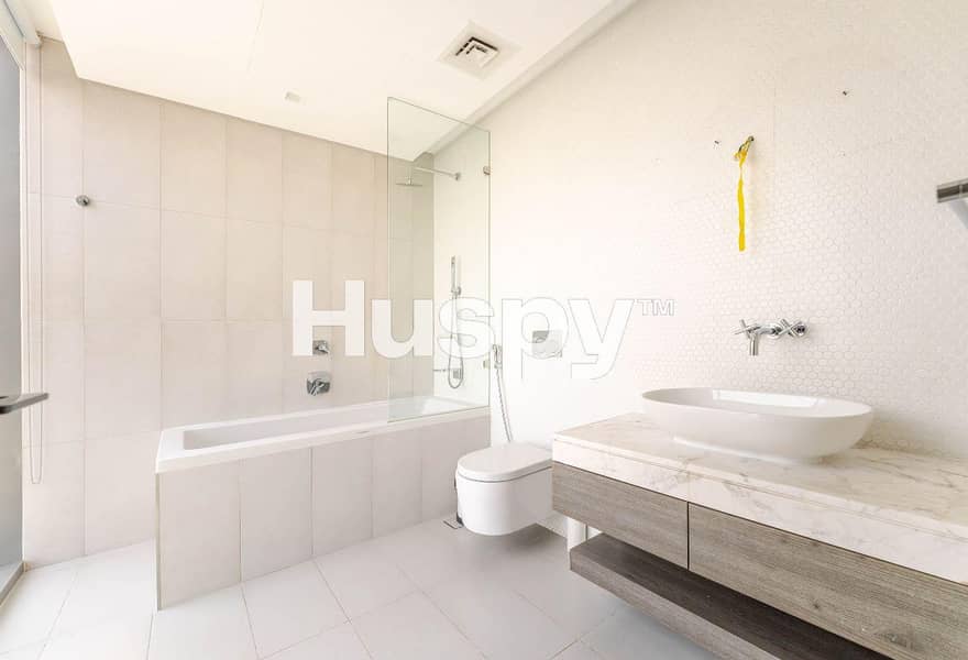 Upgraded | Furnished | Vacant - Image 12