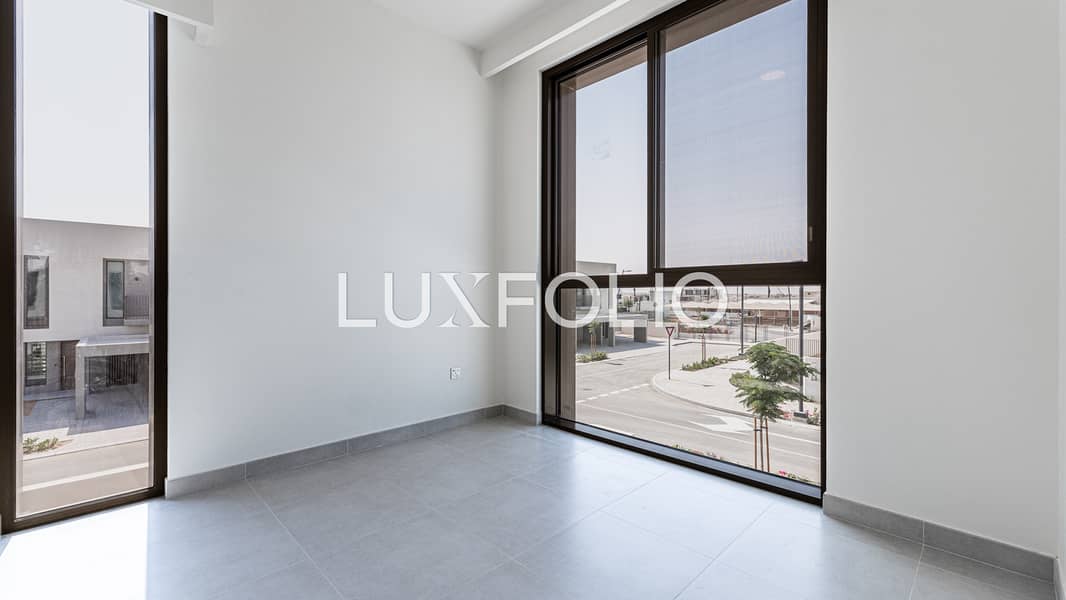 Huge Plot | Ready to Move | Corner Unit - Image 17