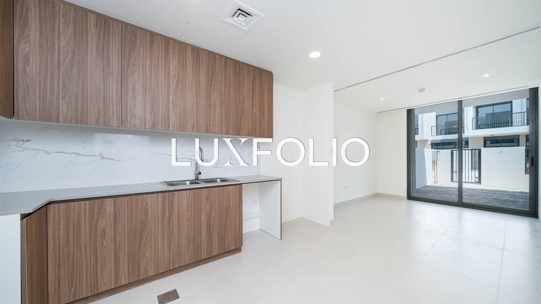 Modern | Close to Amenities | Family Friendly - Image 8