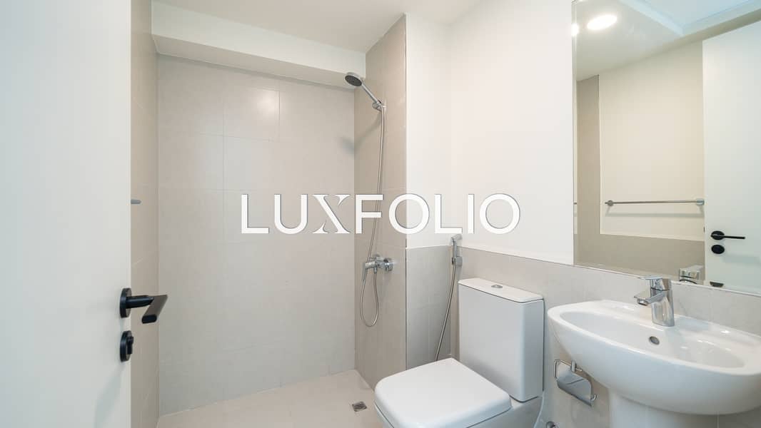 Modern | Close to Amenities | Family Friendly - Image 17