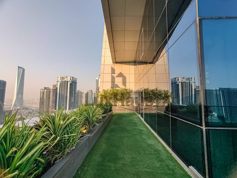 Luxurious Upgraded Duplex Penthouse | Modern Style - Image 10