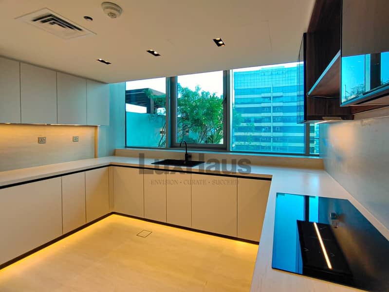 Luxurious Upgraded Duplex Penthouse | Modern Style - Image 16