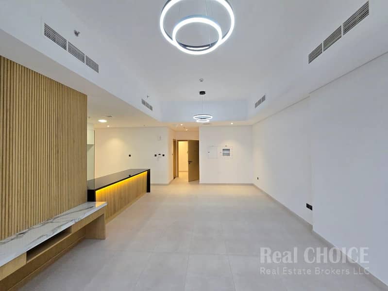 Brand-New 3BR Residence | Storage | Business Bay - Image 10