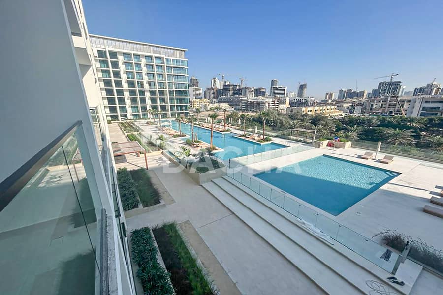 POOL VIEW | SPACIOUS UNIT | VACANT - Image 13