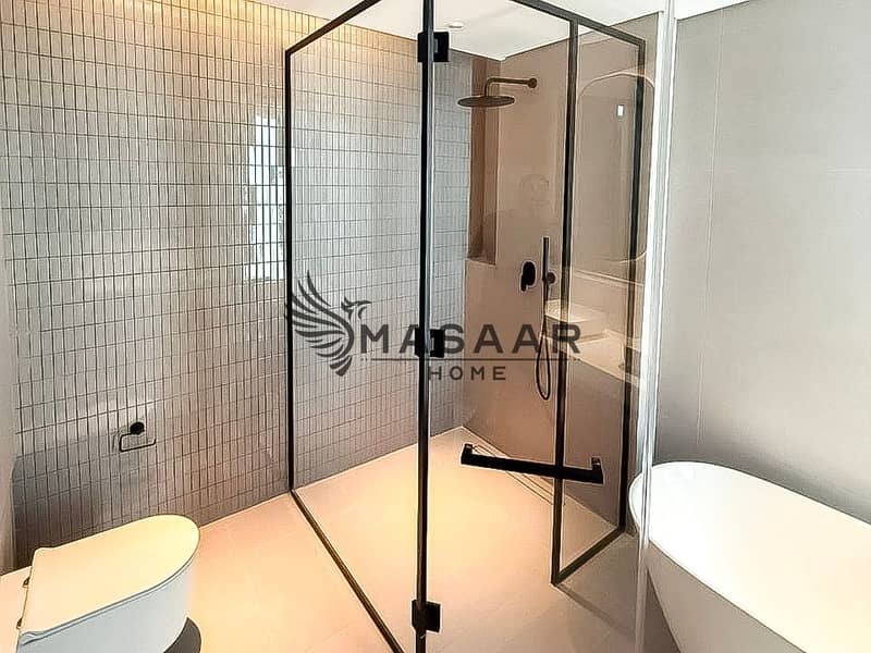 Vacant | Upgraded | Huge Plot | Prime Location - Image 11