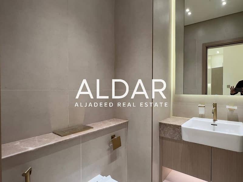 Brand New | Private Pool | Burj Khalifa View - Image 11