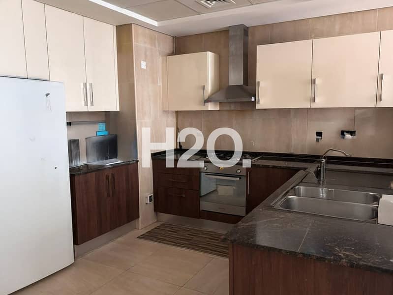 5 MINS TO METRO | PRIME LOCATION | CHILLER FREE - Image 7