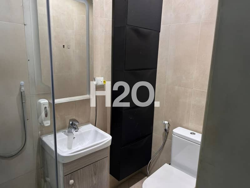 5 MINS TO METRO | PRIME LOCATION | CHILLER FREE - Image 8