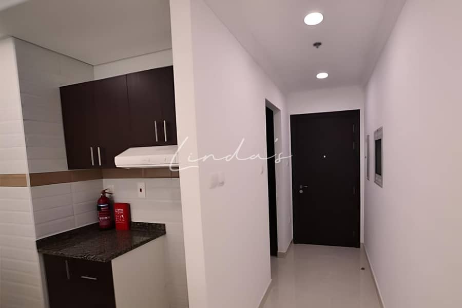 Amazing Canal View | Spacious Studio | Vacant