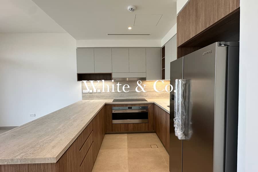 Prime Location | Vacant | Lagoon Views - Image 19