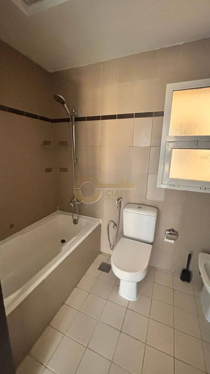 TERRACE UNIT I SPACIOUS LAYOUT I CLOSED KITCHEN - Image 7