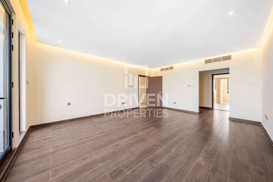 Fully Renovated Villa | Private Pool | Modern Plan