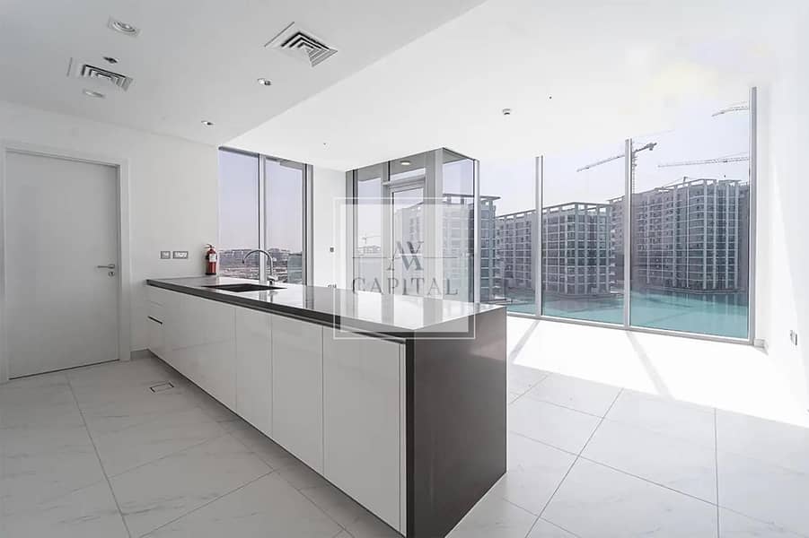 Spacious | Corner Unit | Lagoon View | Vacant