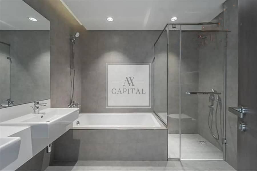 Spacious | Corner Unit | Lagoon View | Vacant - Image 8