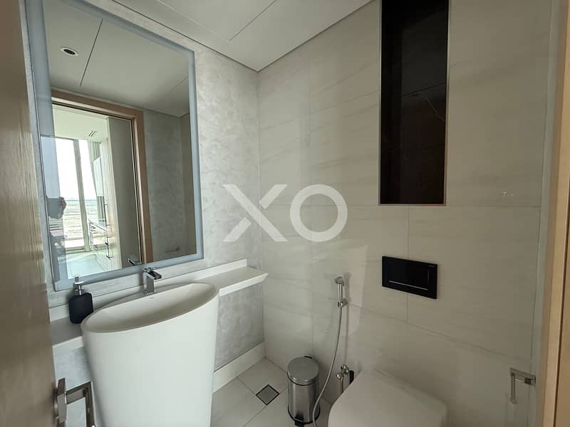 Maids room | Spacious | Burj View - Image 11