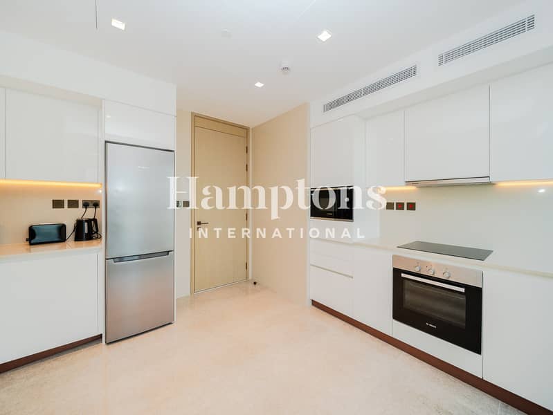 Full Creek View | High Floor | Luxurious Unit - Image 7