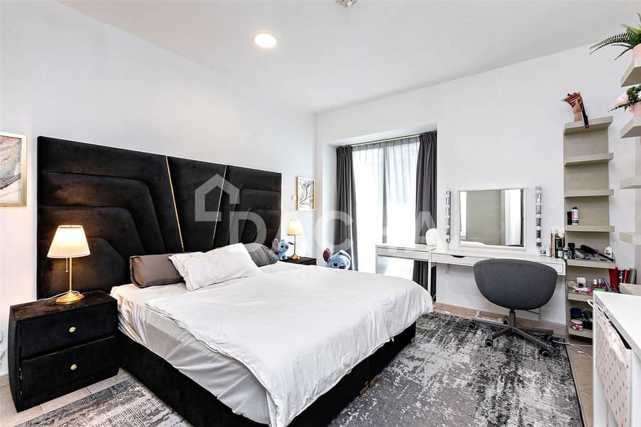 BEST PRICED Marina View Sea | High Floor | Vacant - Image 15