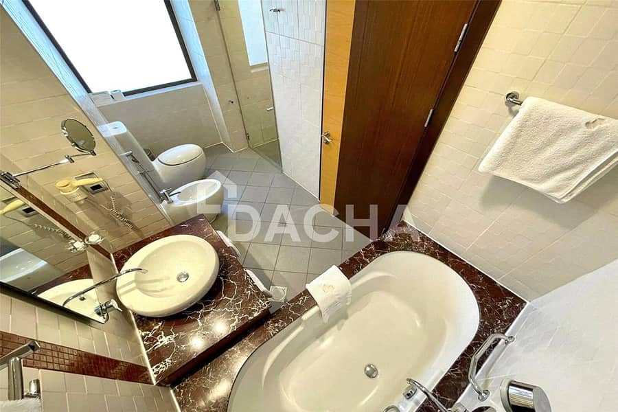 BEST PRICED | High Floor | Upgraded | Marina View - Image 29