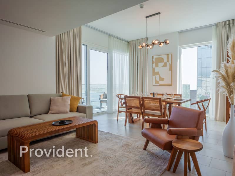 Elegant | 2-Br Apartment | Prime Coastal Living