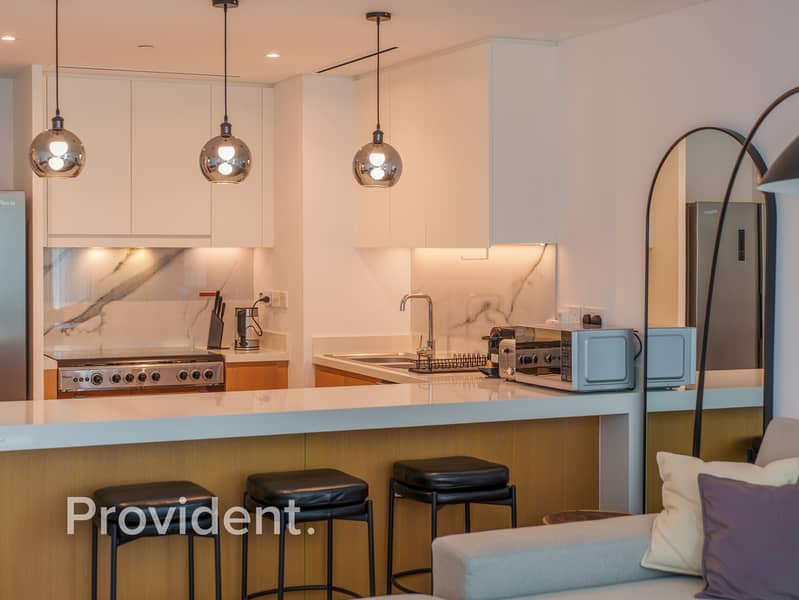 Elegant | 2-Br Apartment | Prime Coastal Living - Image 12