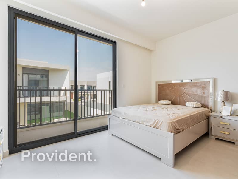 Modern Living | Stylish Townhouse | Prime Location