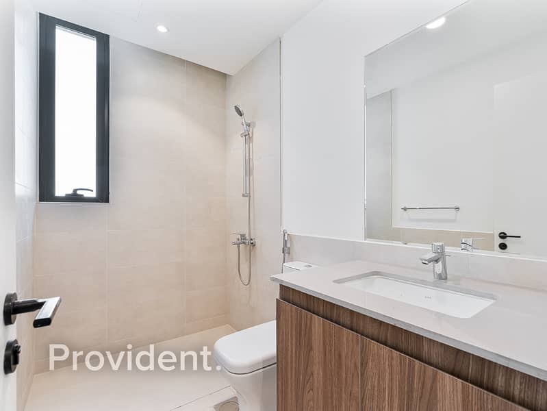 Modern Living | Stylish Townhouse | Prime Location - Image 8