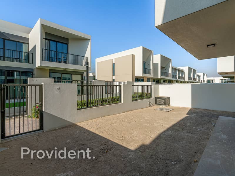 Modern Living | Stylish Townhouse | Prime Location - Image 21