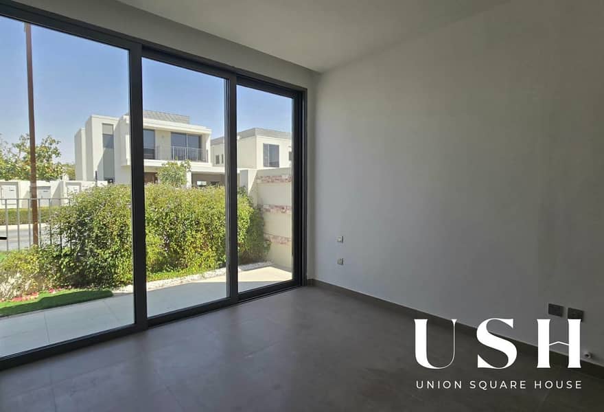 Ready to move | Single row | E3 - Image 10