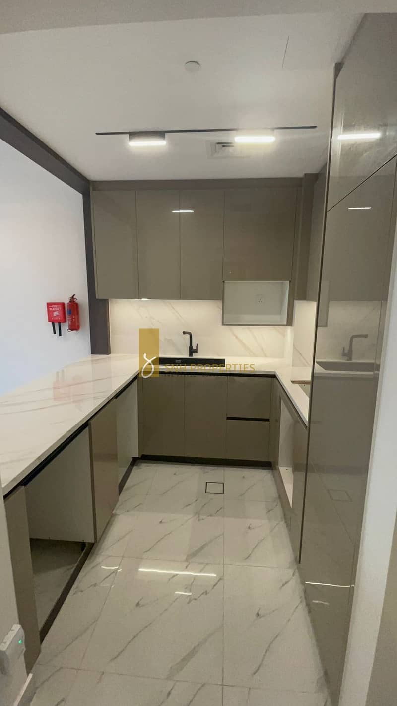 BRAND NEW | COMMUNITY PARK VIEW | HIGH FLOOR