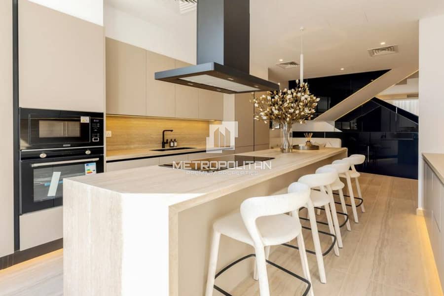 First Row | Park View | Large Layout