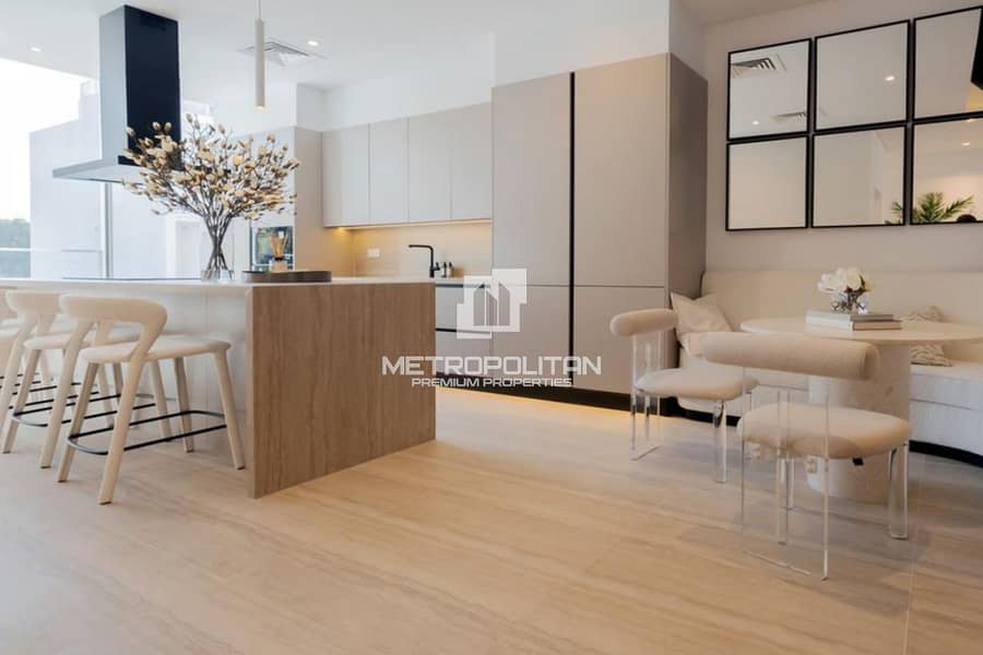 First Row | Park View | Large Layout - Image 6