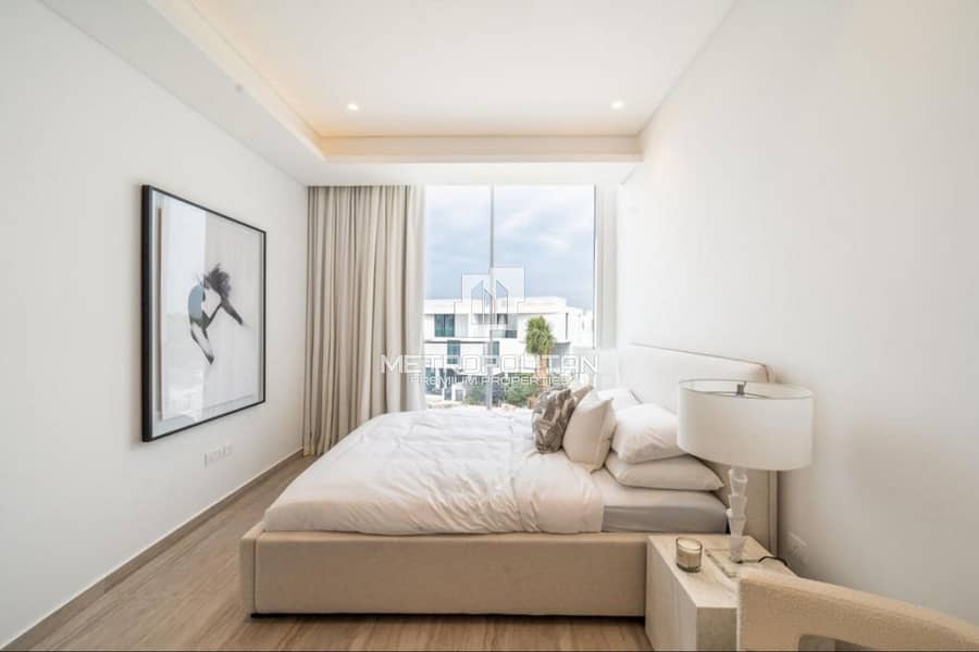 First Row | Park View | Large Layout - Image 12