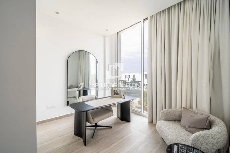 First Row | Park View | Large Layout - Image 17