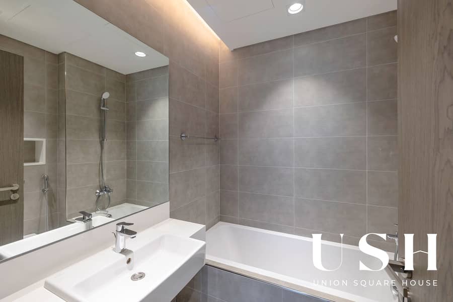 Brand new | Huge Layout | Genuine Resale - Image 10