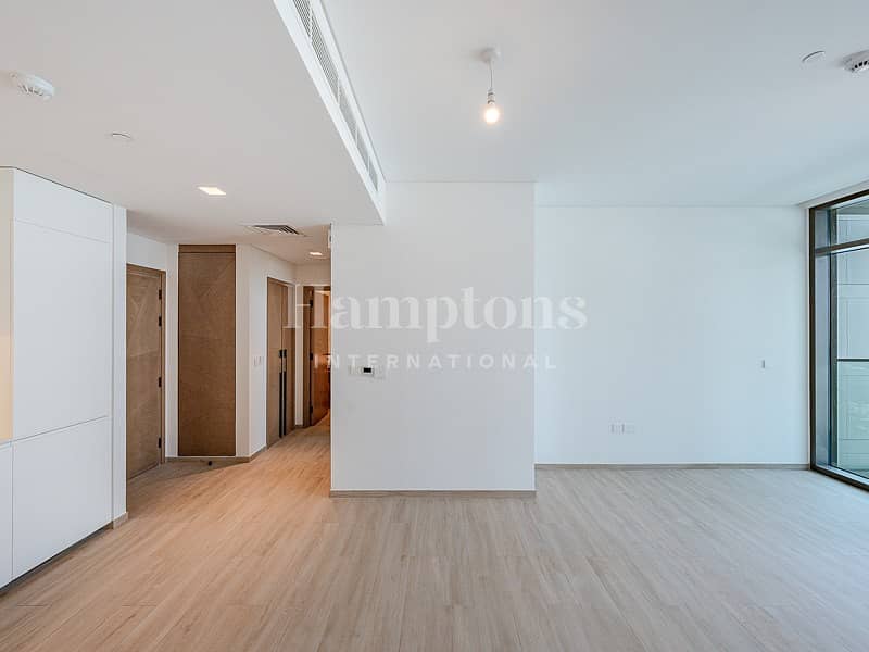 Unfurnished | Mid Floor | Community View