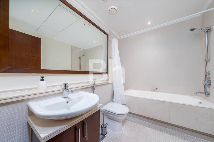 Vacant | Immaculate | Partial Sea and Marina View - Image 14