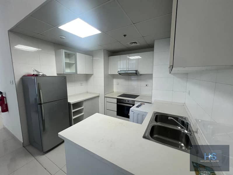 SPACIOUS 3BHK | CHILLER FREE | VACANT - Image 10