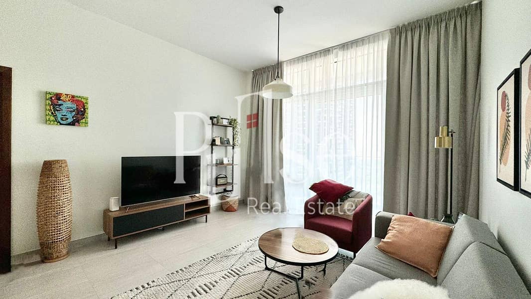 Fully Furnished 1BR | Community View