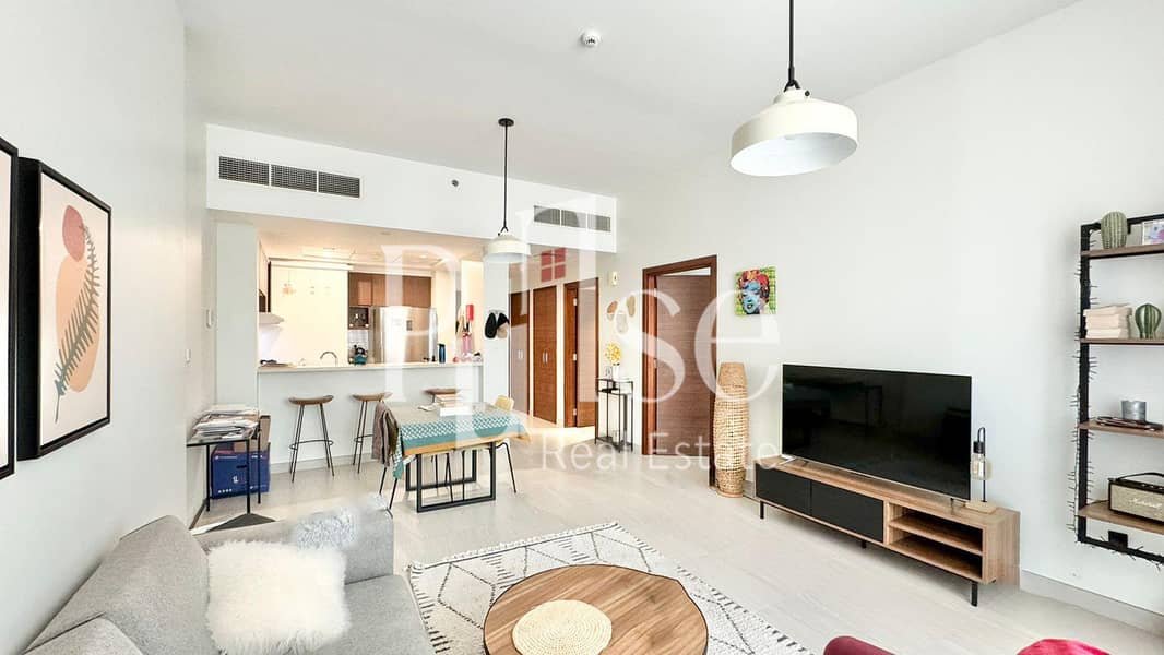 Fully Furnished 1BR | Community View