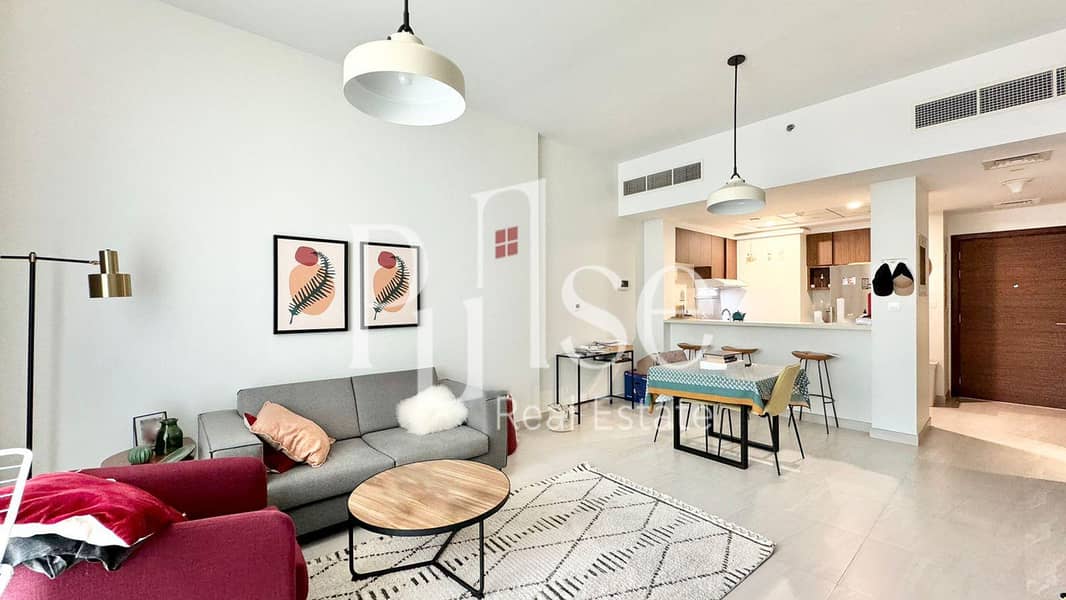 Fully Furnished 1BR | Community View