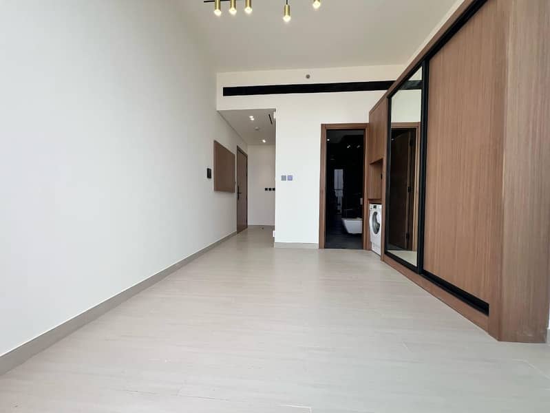 Ever Lowest Price| With Balcony| Semi-Furnished| High Floor|Brand New Building - Image 9